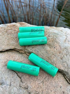 Акумулятор Samsung 25R &ndash; 2500 mAh / 20A   Samsung INR18650 25R фото