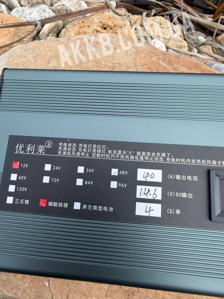 Зарядний пристрій LiFePO₄ 4S 40A, 12V &mdash; вживаний CHARGER-LFP-4S-40A-USED фото